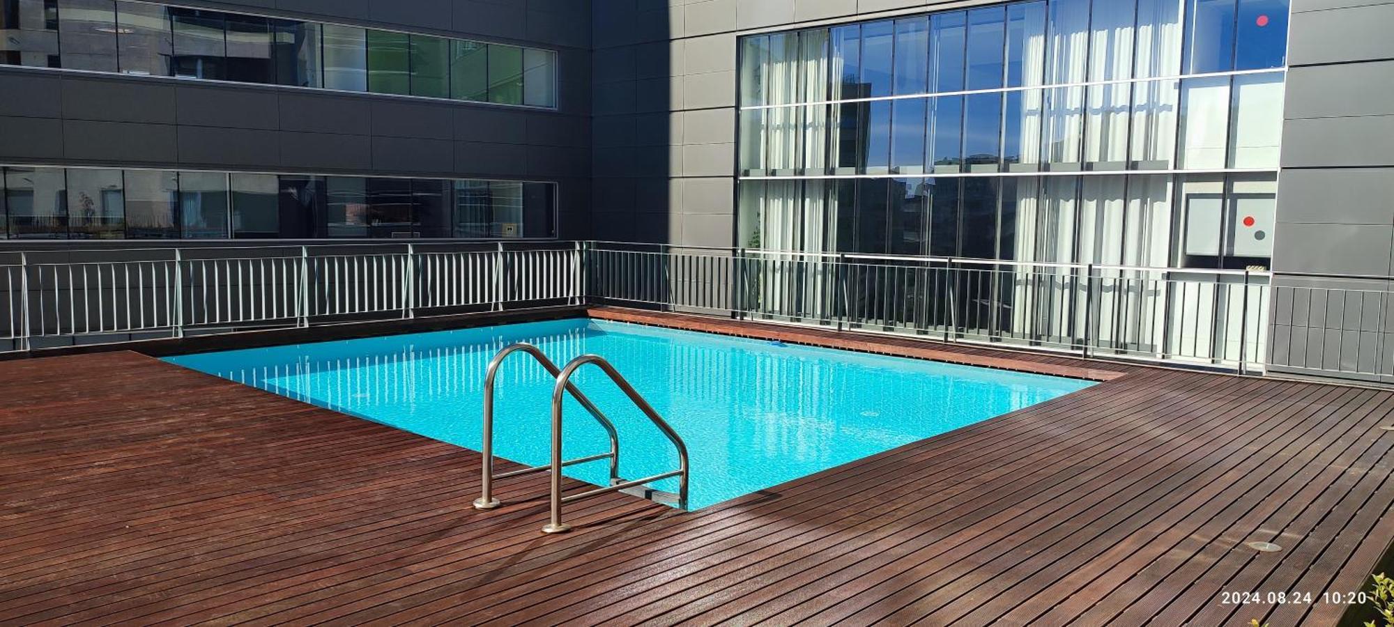 Nice Duplex Apartment With Free Pool And Garage Лиссабон Экстерьер фото