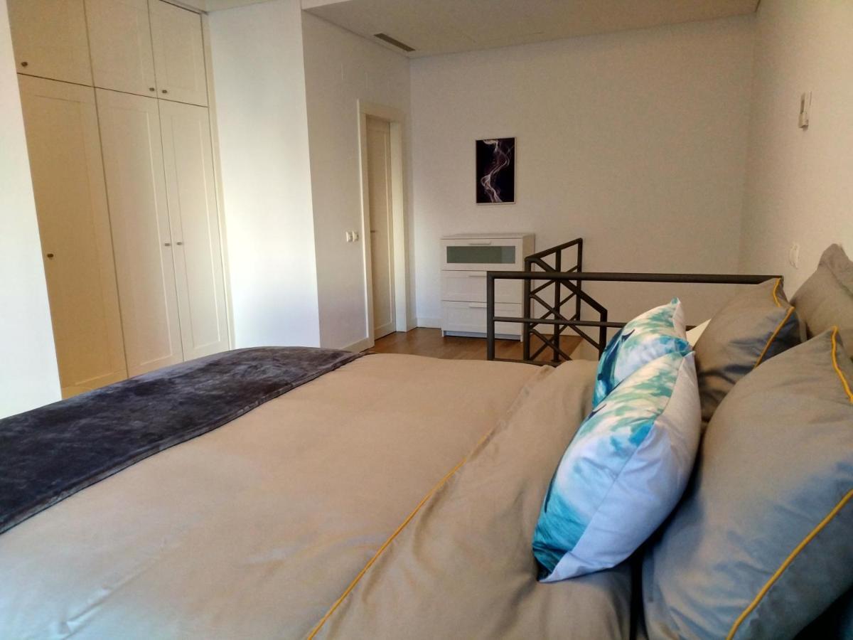 Nice Duplex Apartment With Free Pool And Garage Лиссабон Экстерьер фото